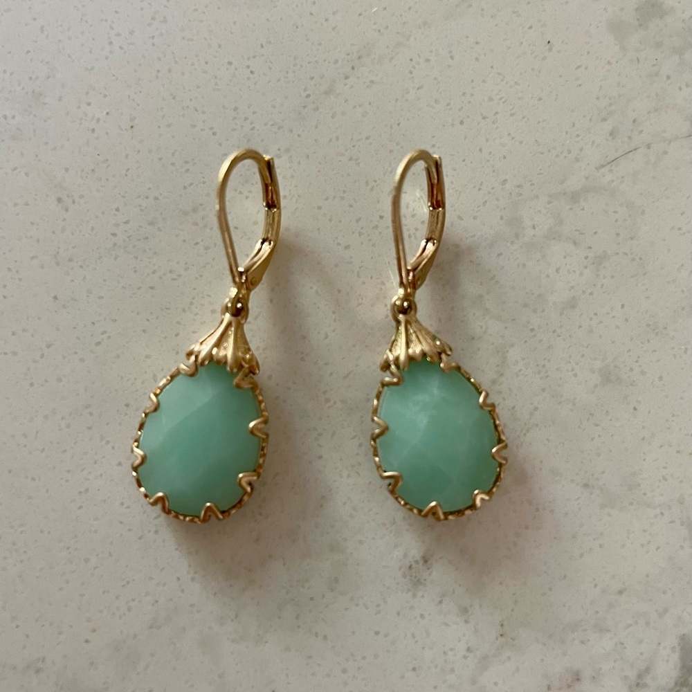 NWOT sea green stone drop / dangle earnings